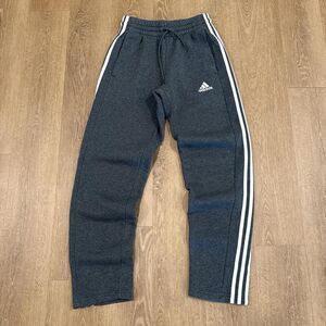 Men's Adidas straight leg sweatpants Size XS